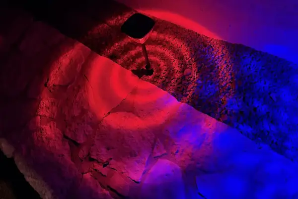 Đánh giá Linkind Solar Pathway Lights SP6: Điều khiển mặt đất với đầy đủ màu sắc